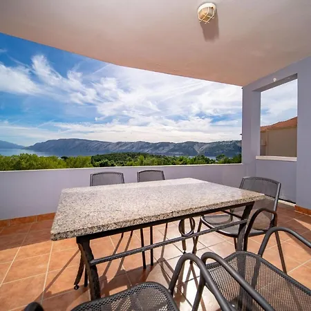 Pansion Lavanda Konukevi 4*