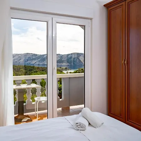 Pansion Lavanda 4* Lopar